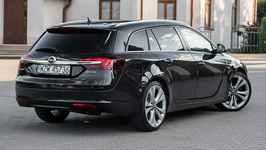 OPEL Insignia -