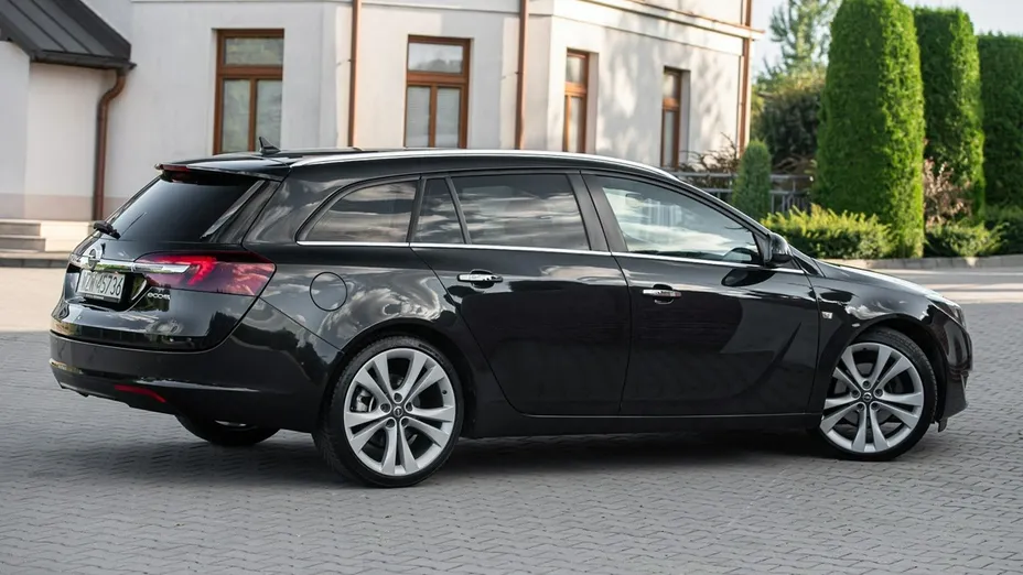 OPEL Insignia -
