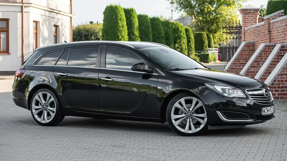 OPEL Insignia -