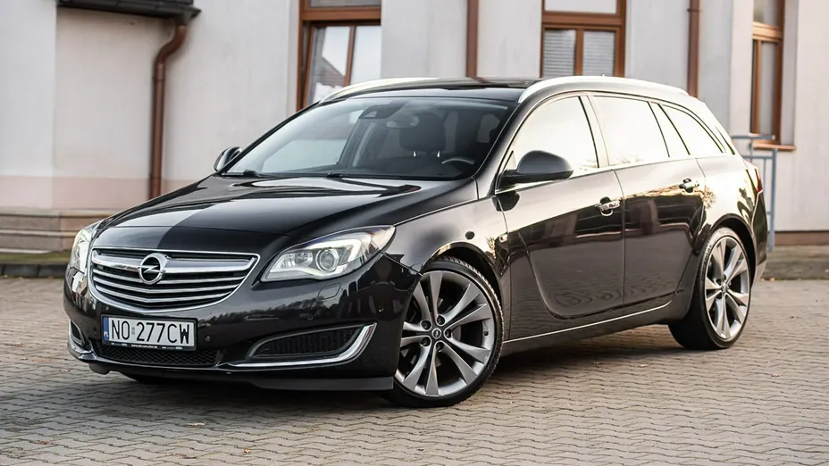 OPEL Insignia -