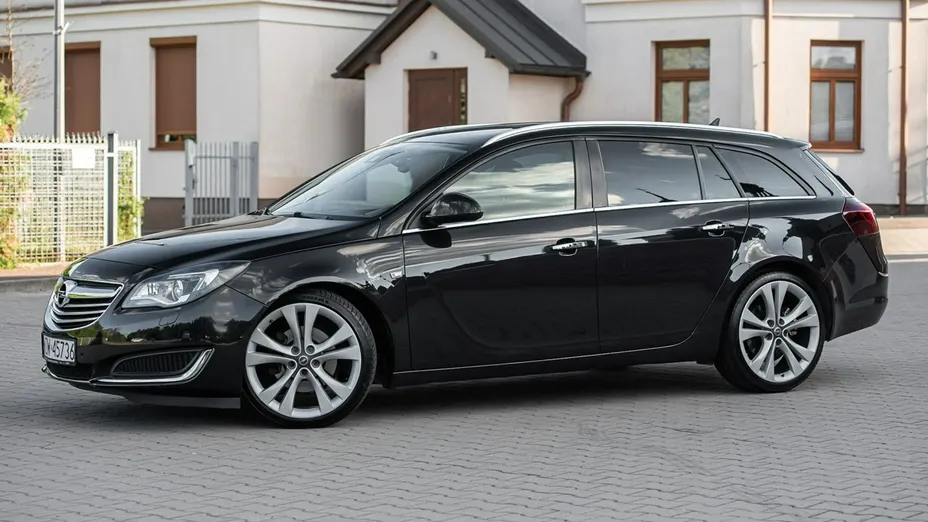OPEL Insignia -