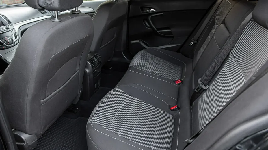 OPEL Insignia -