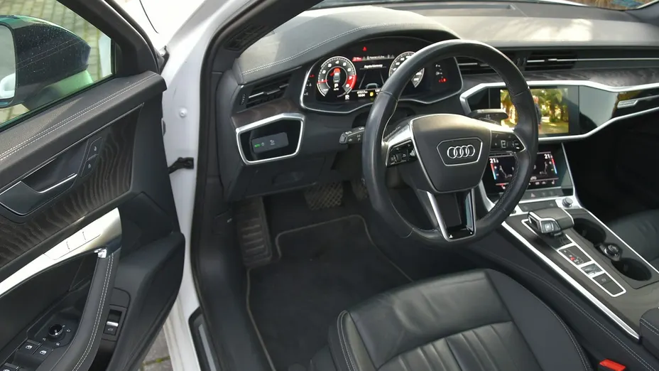 AUDI A6 -