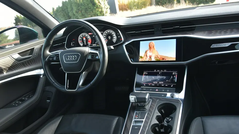 AUDI A6 -