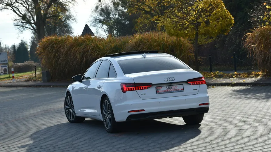 AUDI A6 -