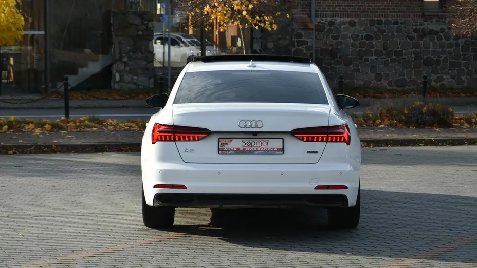 AUDI A6 -