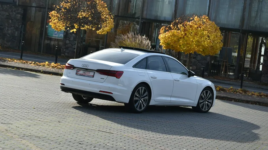 AUDI A6 -