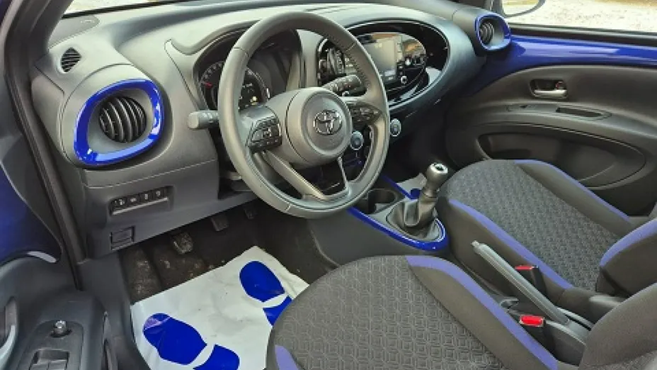 TOYOTA Aygo X -