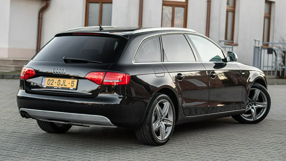 AUDI A4 -