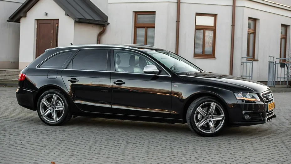 AUDI A4 -