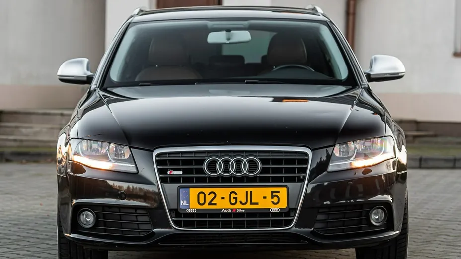 AUDI A4 -