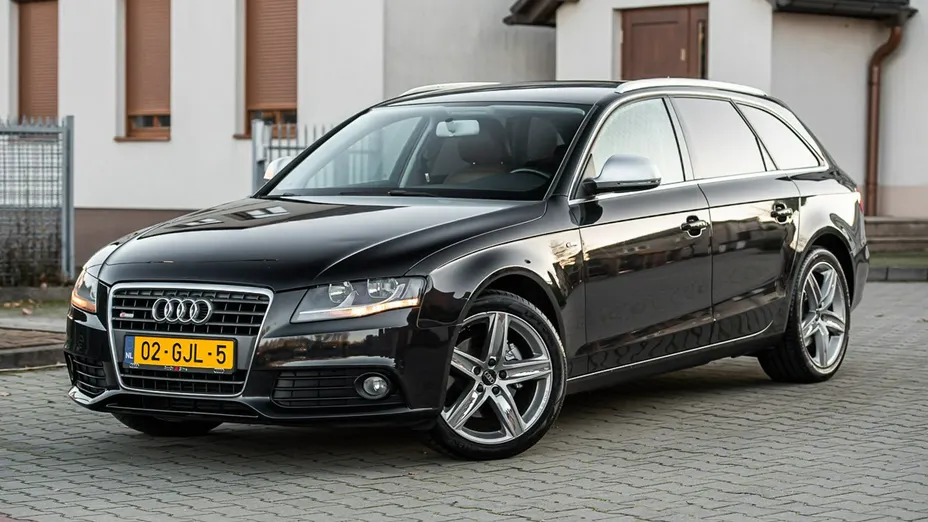 AUDI A4 -