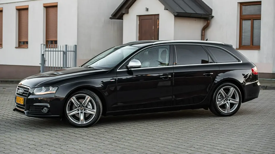 AUDI A4 -