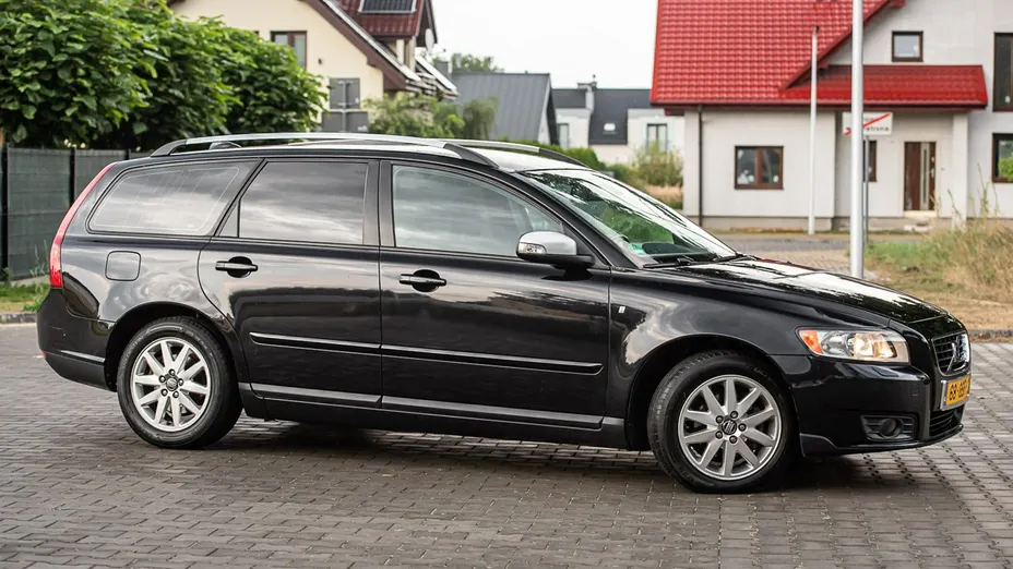 VOLVO V50 -