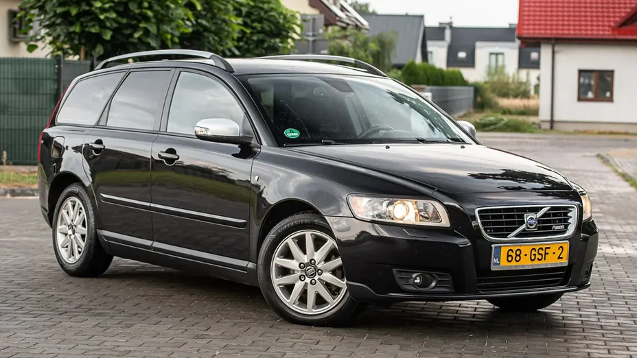 VOLVO V50 -