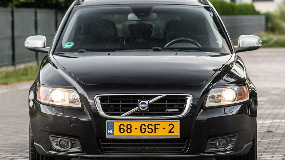 VOLVO V50 -