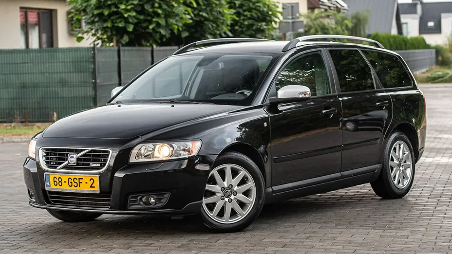 VOLVO V50 -