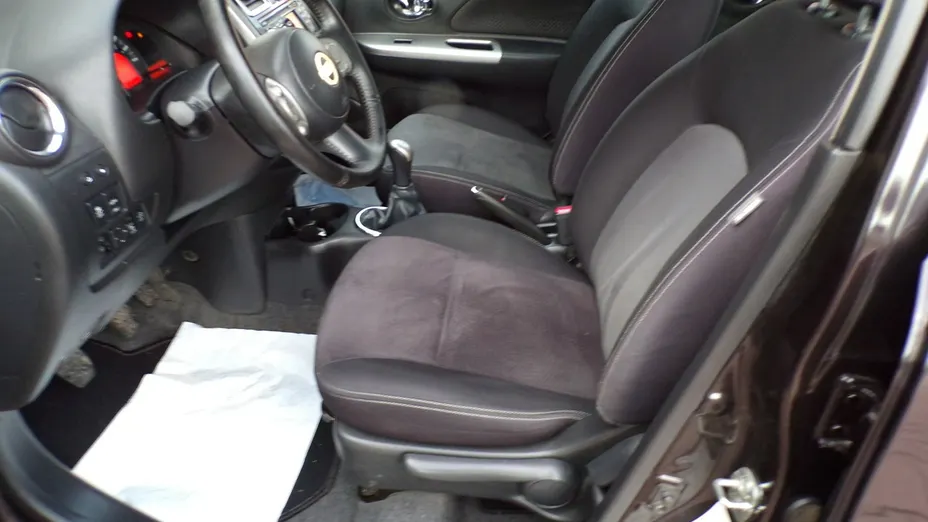 NISSAN Micra -