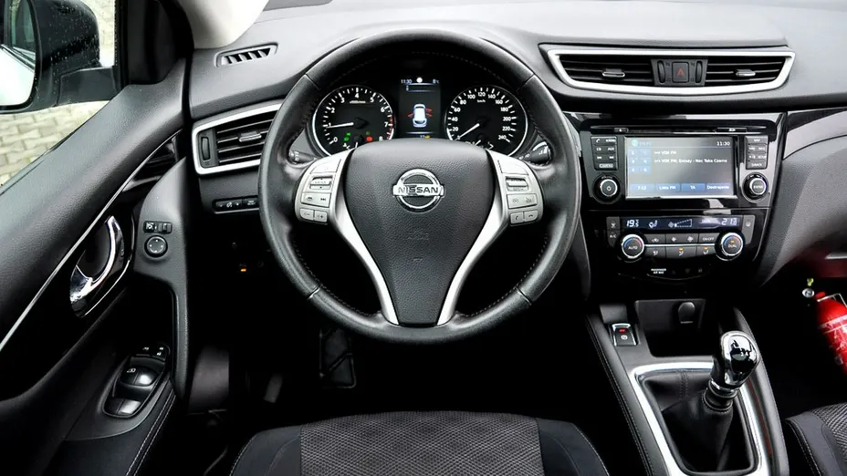 NISSAN Qashqai -