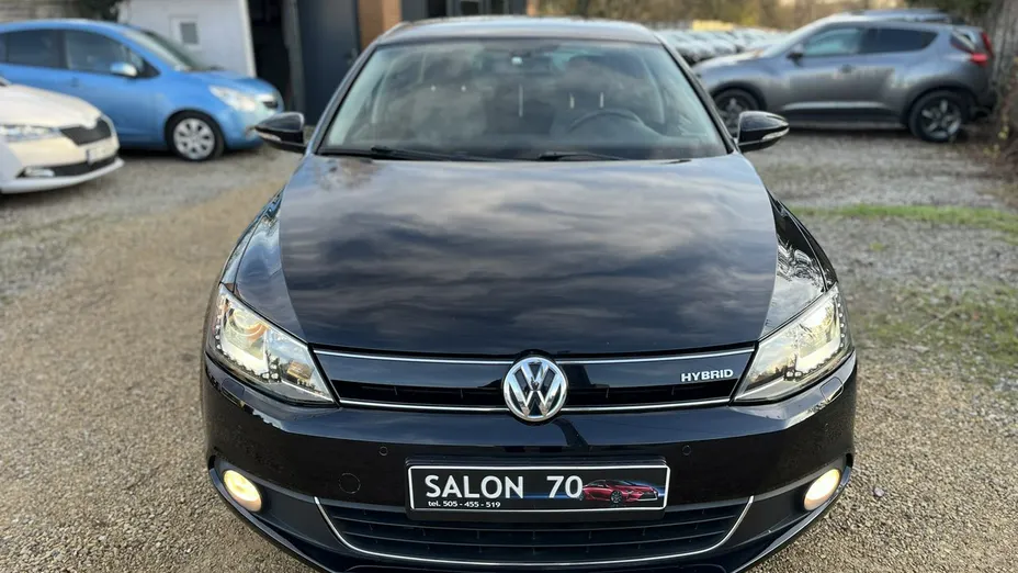 VOLKSWAGEN Jetta -