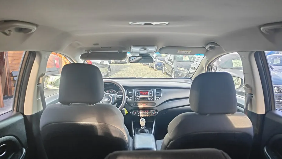 KIA Carens -