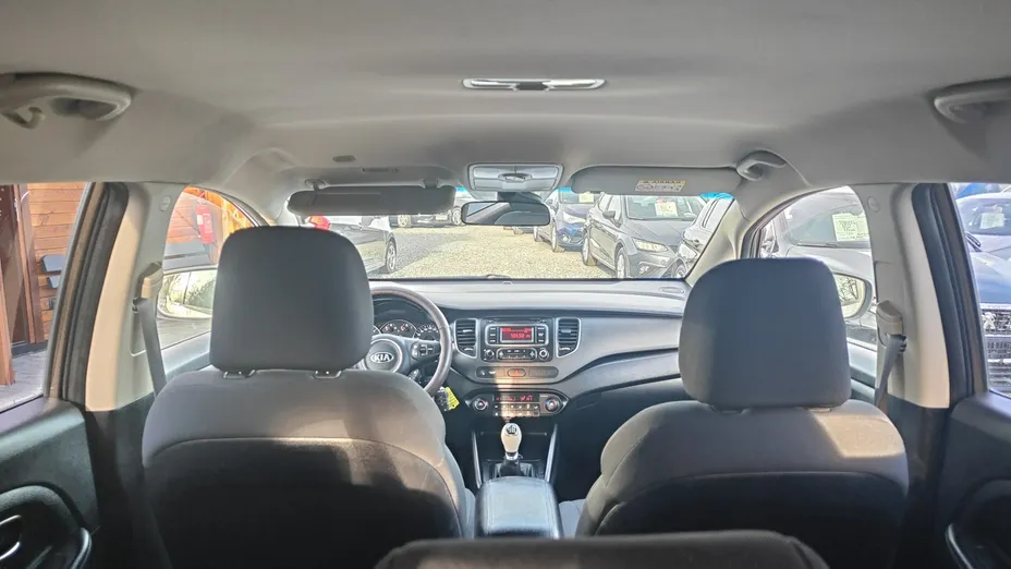 KIA Carens -