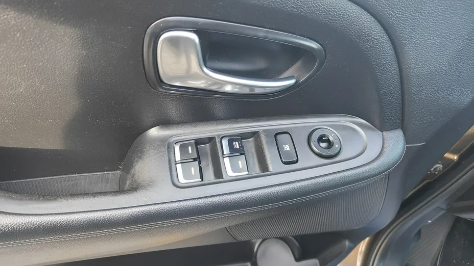 KIA Carens -