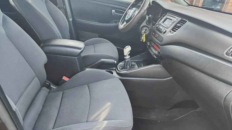 KIA Carens -