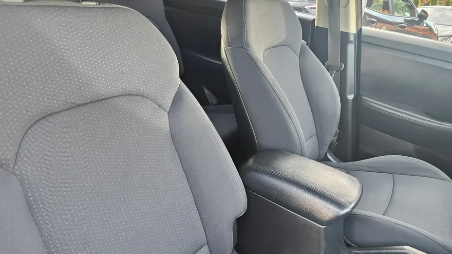 KIA Carens -