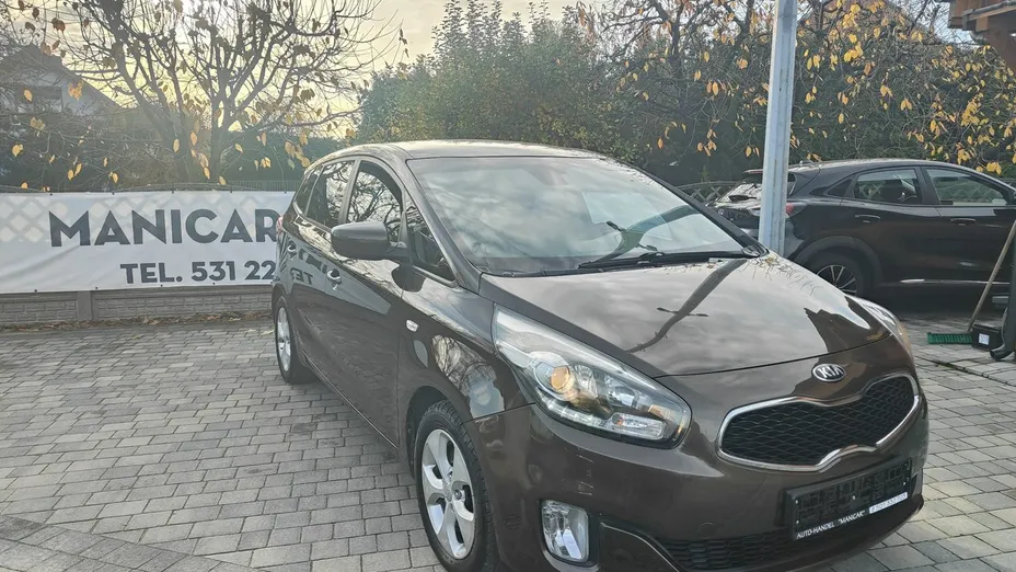 KIA Carens -