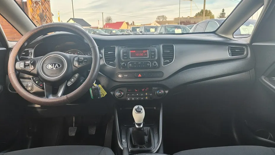 KIA Carens -