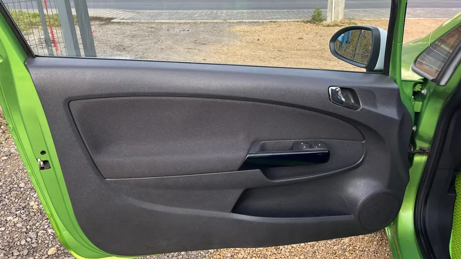 OPEL Corsa -