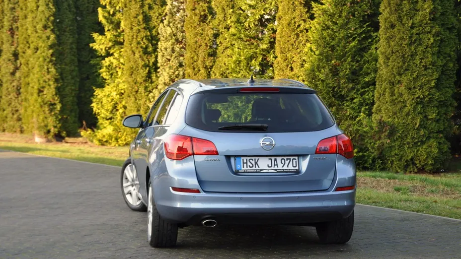 OPEL Astra -