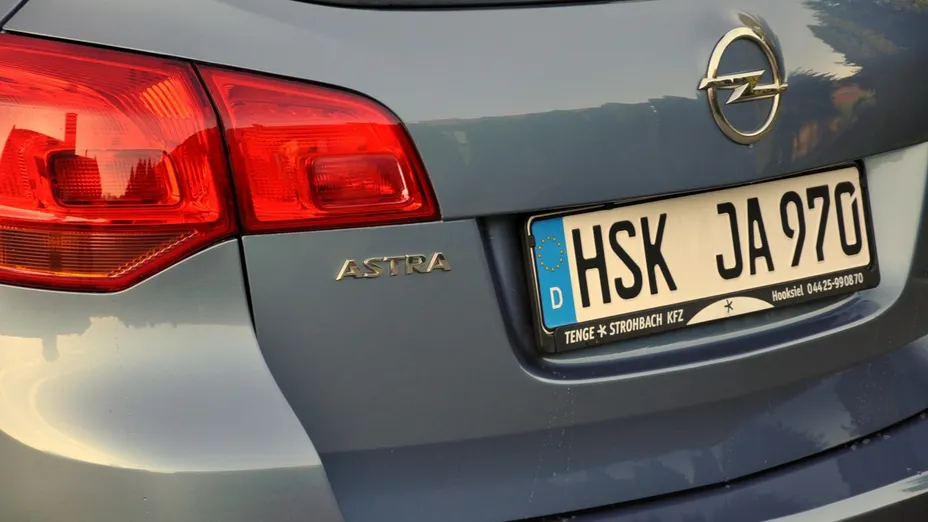 OPEL Astra -
