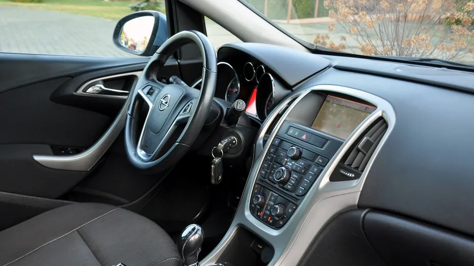 OPEL Astra -