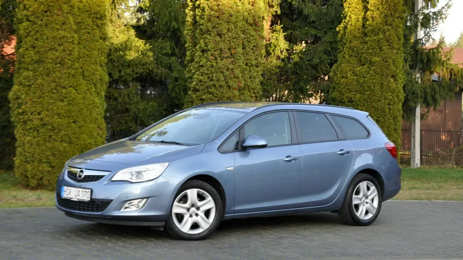 OPEL Astra -