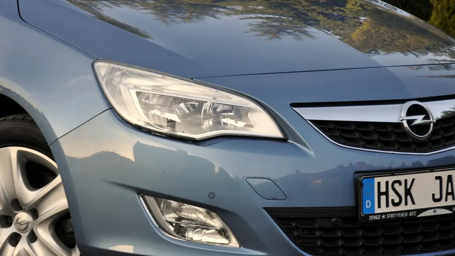 OPEL Astra -