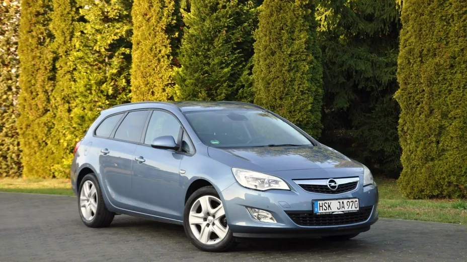 OPEL Astra -