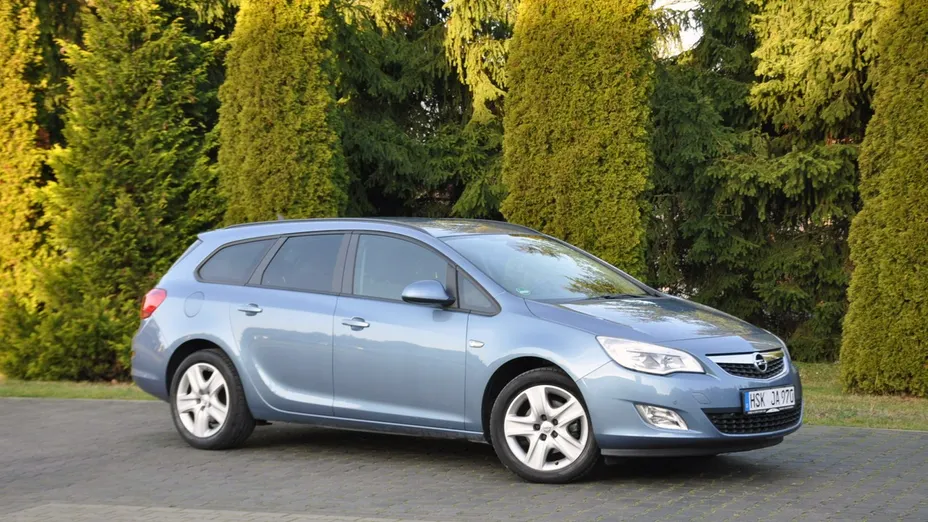 OPEL Astra -