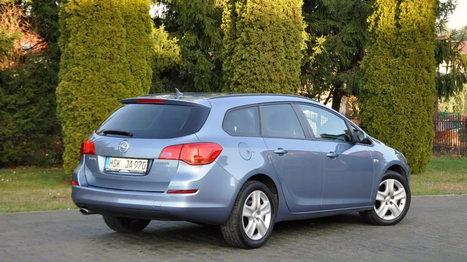 OPEL Astra -