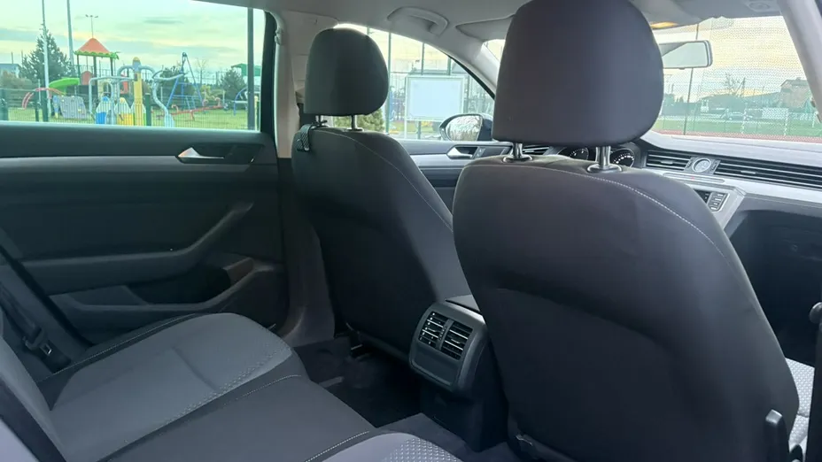 VOLKSWAGEN Passat -
