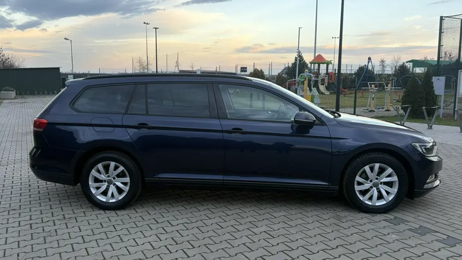 VOLKSWAGEN Passat -
