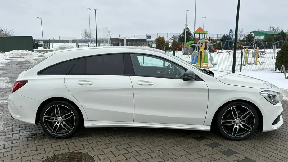 MERCEDES-BENZ CLA -