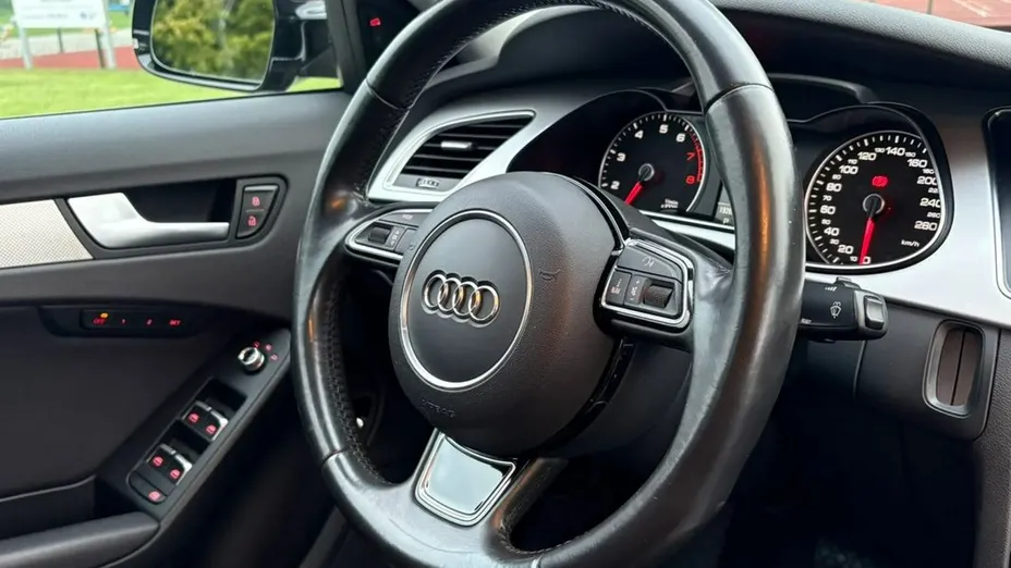 AUDI A4 -