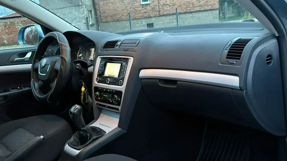SKODA Octavia -