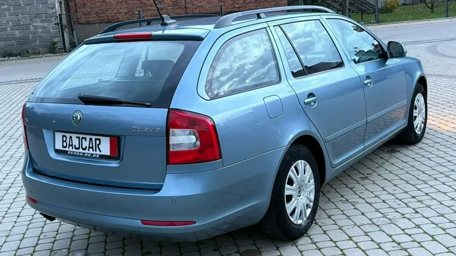 SKODA Octavia -