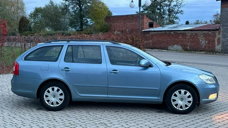SKODA Octavia -