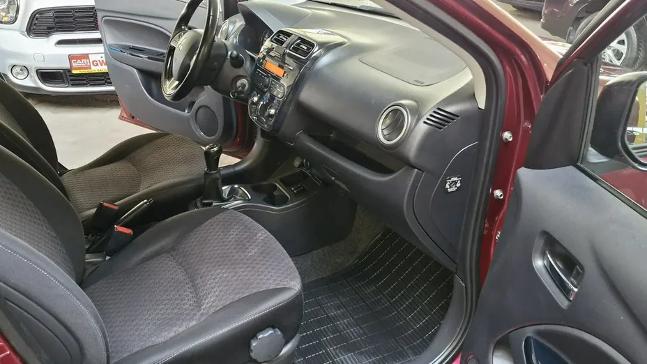 MITSUBISHI Space Star -