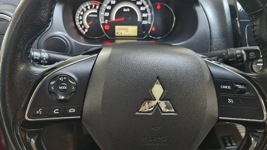 MITSUBISHI Space Star -