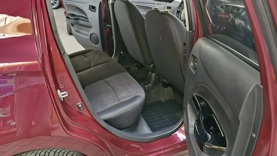 MITSUBISHI Space Star -